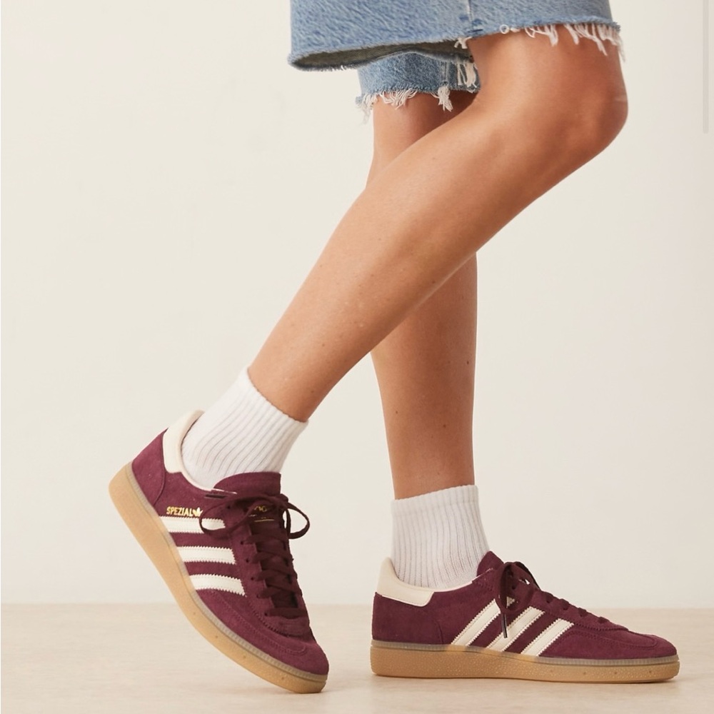 adidas Originals Handball Spezial sneakers in burgundy
